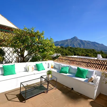 Los Altos House Apartment