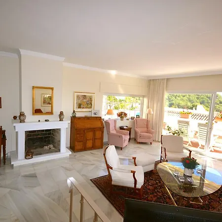 Los Altos House